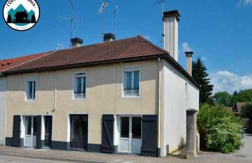 Pont-de-Poitte House | Family-Friendly Retreat at L'Orée des Lacs - Rated 8.2/10