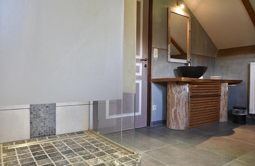 Hatrival Bed & Breakfast | Discover L'Orée du Bois: Family-Friendly Retreat Awaits