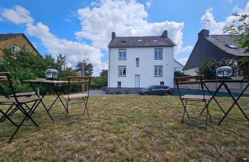 Bruz Apartment | Discover L'Or Noir: Highly Rated Stay with Family-Friendly Perks