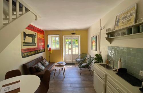 Quingey Bed & Breakfast | Relax at L’Orangerie de Malpas: Oceanfront Oasis with Pool