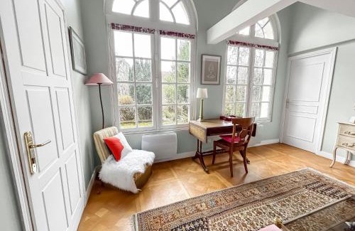 Versailles House | Guest Rated 9.8: Experience L'Orangerie White-Palacio