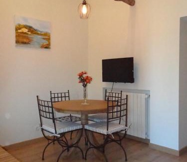 Serignac House | Guest Rated 9.8: L'Oratori with Breakfast & Family Amenities