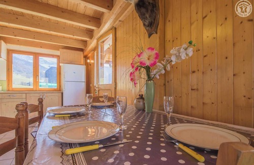 Bellecombe-en-Beauges House | Pet-Friendly L'Orchidee in Bellecombe en Bauges, 10/10 Rated