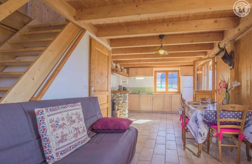 Bellecombe-en-Beauges House | Pet-Friendly L'Orchidee in Bellecombe en Bauges, 10/10 Rated