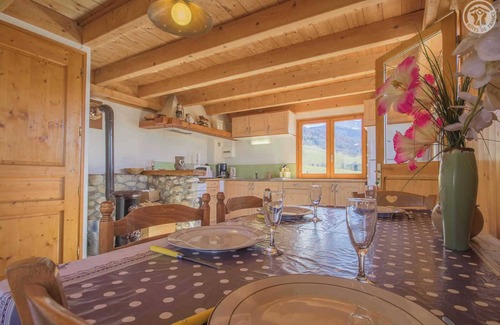 Bellecombe-en-Beauges House | Pet-Friendly L'Orchidee in Bellecombe en Bauges, 10/10 Rated