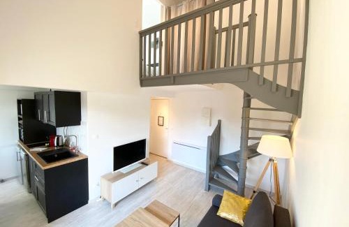 Tourgeville Apartment | Cozy L'OREE DE DEAUVILLE Duplex Near the Beach, Rated 8.7