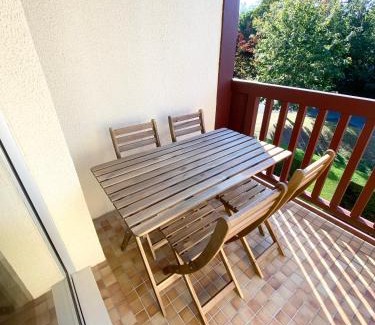 Tourgeville Apartment | Cozy L'OREE DE DEAUVILLE Duplex Near the Beach, Rated 8.7