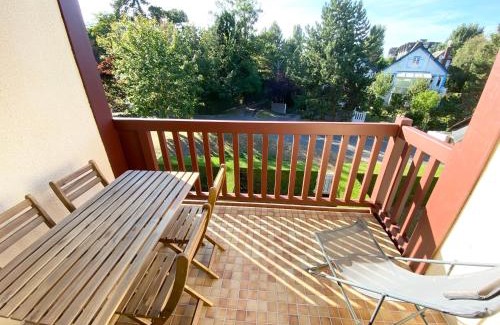 Tourgeville Apartment | Cozy L'OREE DE DEAUVILLE Duplex Near the Beach, Rated 8.7