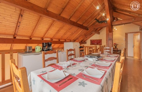Yenne House | Experience Nature at L'oree DU Bois - Yenne Hotel
