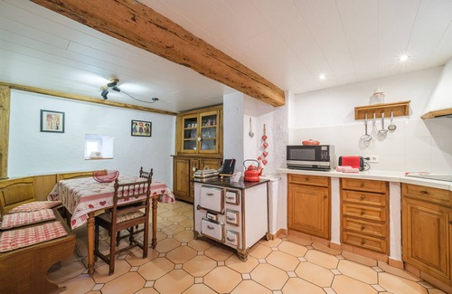 Eguisheim House | Experience L'Oriel du Rempart Nord: Poolside Relaxation
