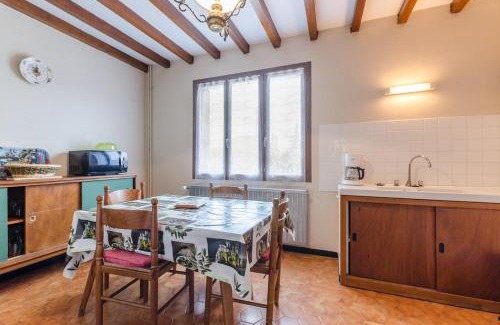 Onjon House | Oceanfront Family Retreat at L'orient with Scenic Views