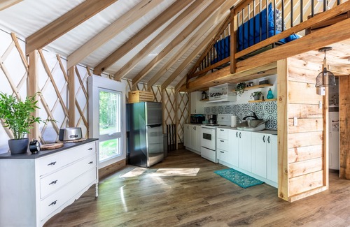 Notre-Dame-du-Laus Ski Chalet | Bright Oceanfront Escape at L'Orignal Luxury Yurt