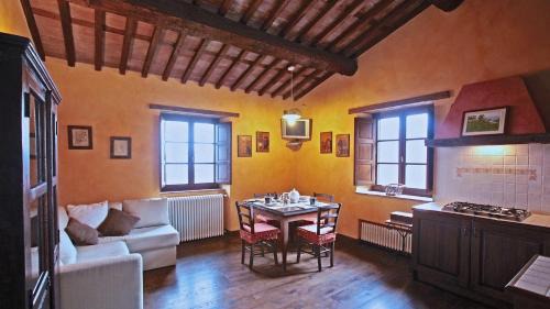 Pieve Fosciana House | Relax at L'Ormasso: Pet-Friendly Oasis with Pool Access