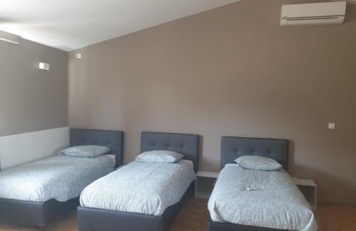 Chateau-Arnoux-Saint-Auban Bed & Breakfast | Discover L'Oustaou: Family-Friendly Retreat with Dining