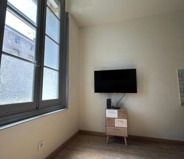 Castelnaudary Apartment | Discover L Oustalet: Your Ideal Budget Retreat