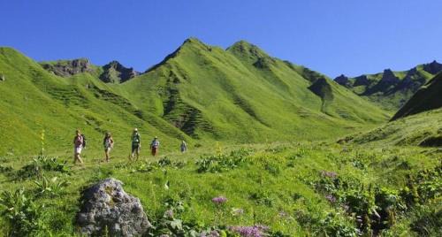 Saint-Nectaire House | Discover L'Oustalou Saint Nectaire: Pet-Friendly Retreat
