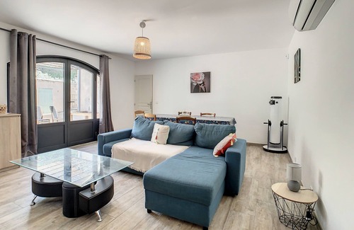 Robion House | Discover Oustaou dei l Olivado with Breathtaking Views