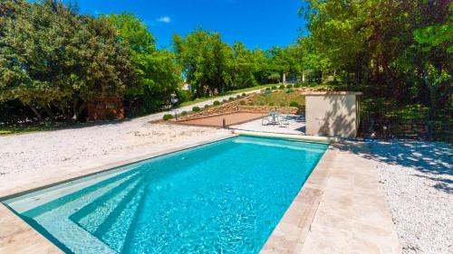 Neoules Villa | Discover L'oustaou en Provence Verte with Oceanfront Views