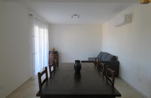 Grans Apartment | Top-Rated Family Retreat at L'Oustau with Premier Amenities