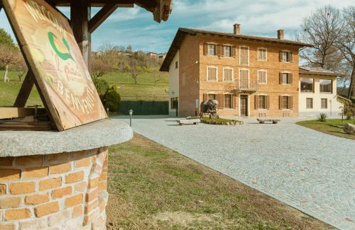 Cortanze House | Experience Comfort at L Piasi: Rated 9/10 with Pool & Hot Tub