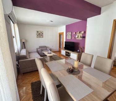 Ohrid Apartment | Top-Rated L's Apartment: Pet & Child Friendly Retreat