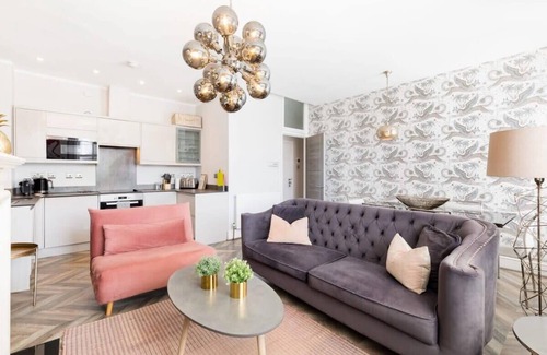 Leamington Spa Apartment | Discover L-Spa Boutique Apartments: Pet-Friendly Getaway