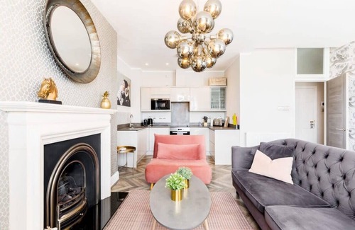 Leamington Spa Apartment | Discover L-Spa Boutique Apartments: Pet-Friendly Getaway