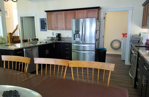 Manistee House | Experience L-U-X on Lake Michigan: Pet-Friendly Retreat!