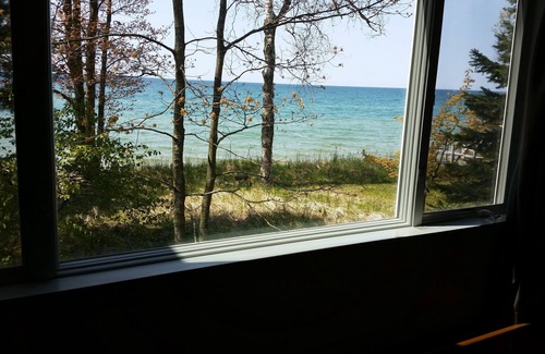 Manistee House | Experience L-U-X on Lake Michigan: Pet-Friendly Retreat!