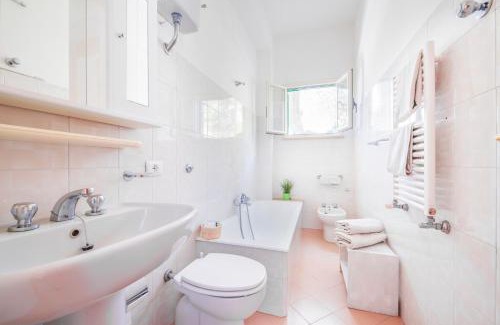 Montepertuso Bed & Breakfast | Delightful L'Uliveto: Pet-Friendly Getaway with Hot Tub
