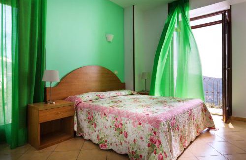 Vico Equense House | Discover L'Ulivo Resort: Pool & Oceanfront Bliss Awaits