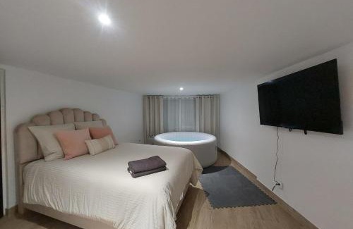 Livry-Gargan Apartment | Relax at L08 Jacuzzi 5 Etoile by Villa Dengous