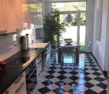 Lahnstein Apartment | Family-Friendly L11 Ferienwohnung with 8.9/10 Guest Rating