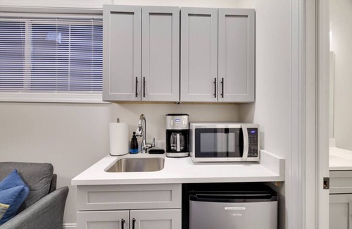 East Stroudsburg Apartment | Queen Suite at The Lack - Ideal for Families with Kitchen