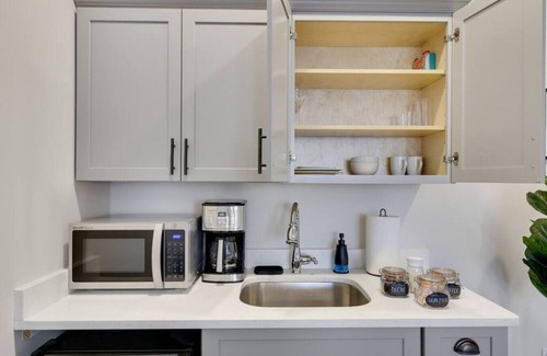 East Stroudsburg Apartment | Queen Suite at The Lack - Ideal for Families with Kitchen