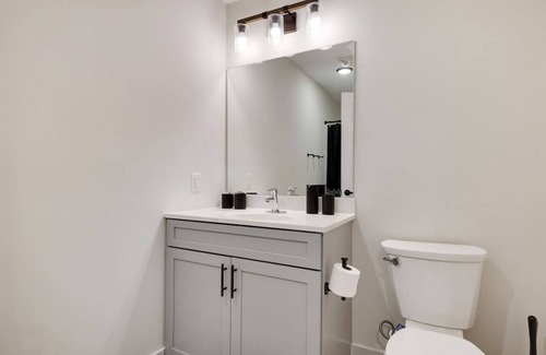East Stroudsburg Apartment | Family-Friendly Double Queen Bay Suite at The Lack Hotel