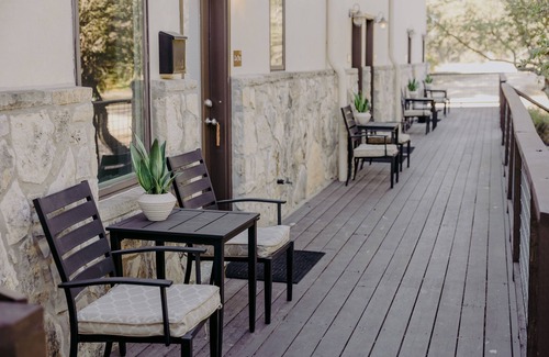 Dripping Springs House | Experience Relaxation at La Aldea House - Asante Lodging