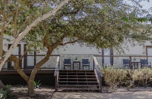 Dripping Springs House | Experience Relaxation at La Aldea House - Asante Lodging