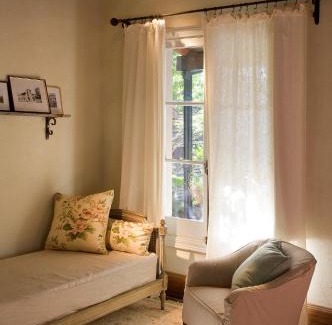 Corrientes Hotel | Welcome to La Alondra: A Cozy 5-Star Guest Haven