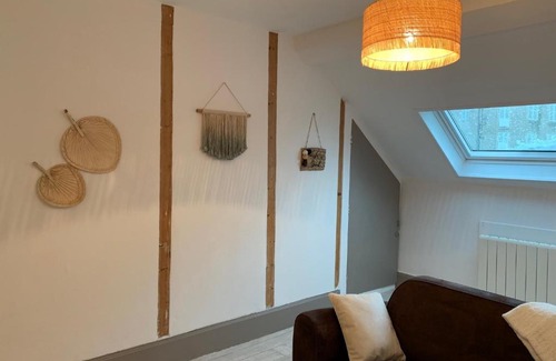 Felletin Apartment | Pet-Friendly Getaway: La bâtisse felletinoise Apartment