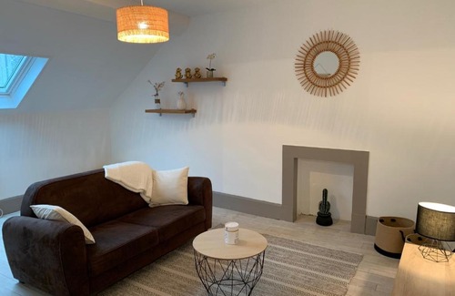 Felletin Apartment | Pet-Friendly Getaway: La bâtisse felletinoise Apartment