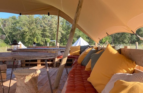 Thiel-sur-Acolin RV Rental | Experience La Bêle et Toile - Tente La Nomade Oasis