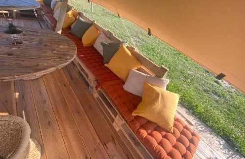 Thiel-sur-Acolin Other | Relax at La Bêle & Toile: Oceanfront Pool Retreat