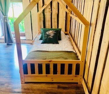 Ortheuville House | La balade en forêt - gîte 9 personnes en Ardenne
