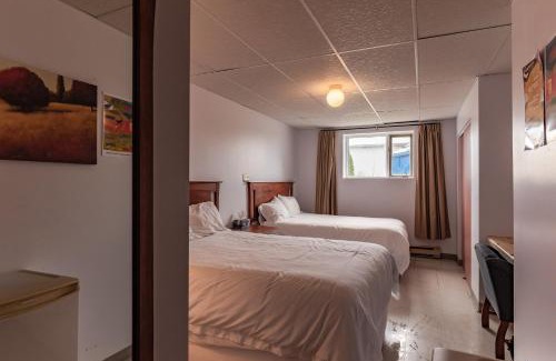 Riviere-Ouelle Hotel | Discover La Baleine Endiablée: Family-Friendly Dining Awaits