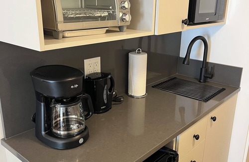 Timiskaming District Cottage | Discover La Bannik: Guest Rated 9.8 with Pool & Breakfast