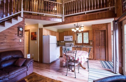 Timiskaming District Cottage | Discover La Bannik: Guest Rated 9.8 with Pool & Breakfast