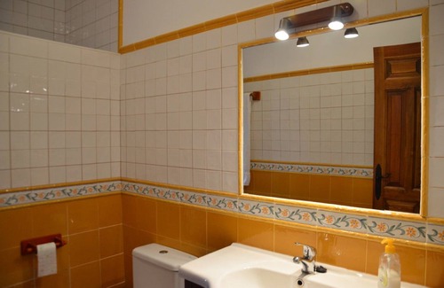 Canada Juncosa House | Experience Comfort at La Barraca de Culón Hotel