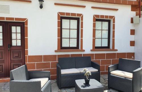 Hermigua House | Family-Friendly Retreat at LA BARSONERA with Great Reviews
