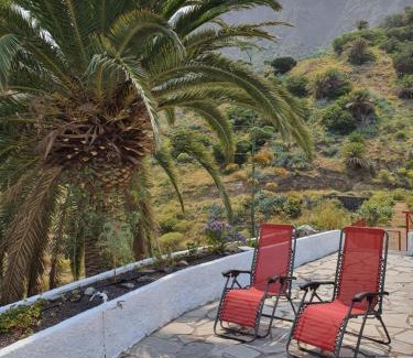 Hermigua House | Family-Friendly Retreat at LA BARSONERA with Great Reviews